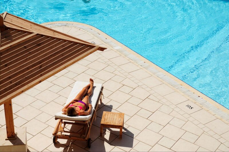 Understanding the Cost of Installing a Travertine Pool Deck