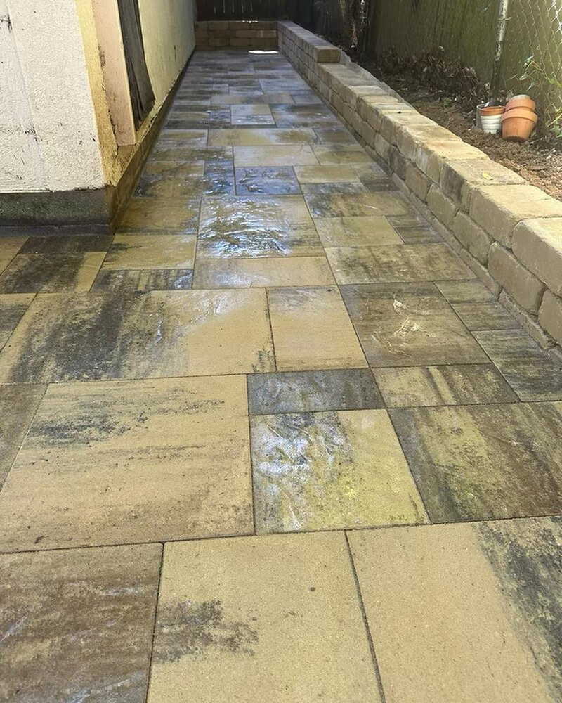 Paver patio with Belgard Origin 12 and 18 combined.