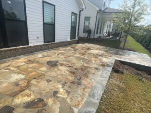 Tucano Stones Flagstone patio